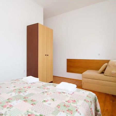 Laura'S Apartment Porec Bagian luar foto