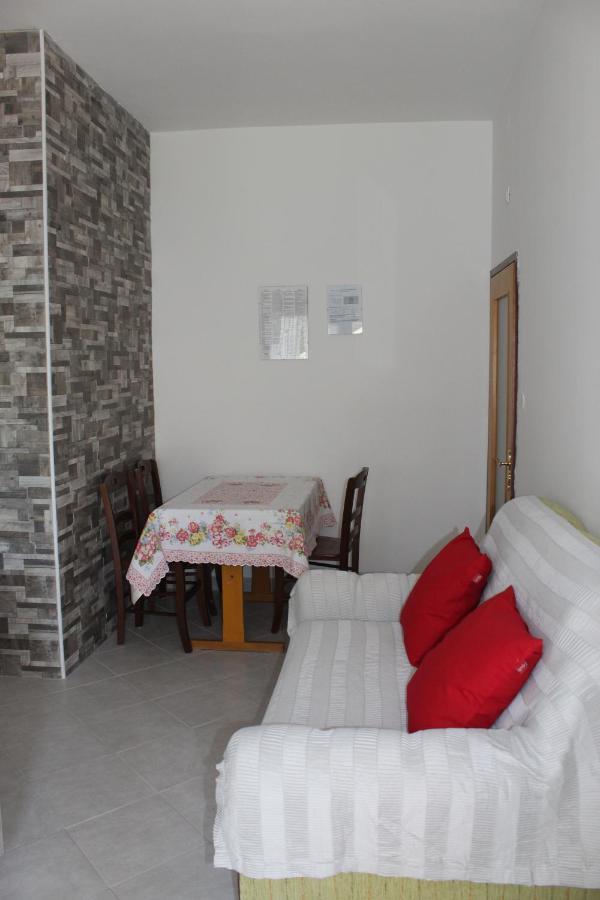 Laura'S Apartment Porec Bagian luar foto